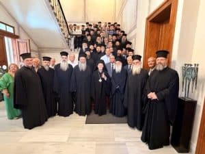 ΤΑ ΜΝΗΜΕΙΑ ΤΗΣ ΠΙΣΤΕΩΣ ΜΑΣ ΔΕΝ ΕΙΝΑΙ ΑΠΛΑ ΑΞΙΟΘΕΑΤΑ, ΕΙΝΑΙ ΧΩΡΟΙ ΘΕΙΑΣ ΠΑΡΟΥΣΙΑΣ